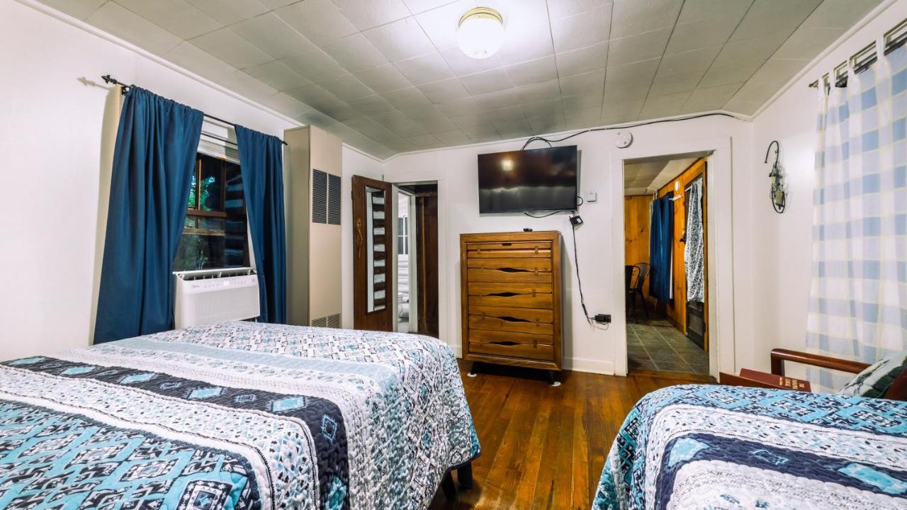 Log Cabin Motor Court Эшвилл Экстерьер фото