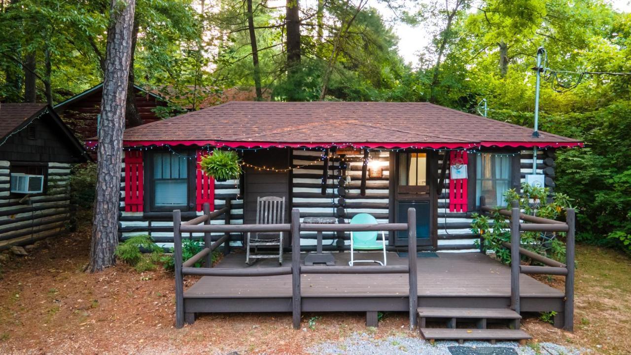 Log Cabin Motor Court Эшвилл Экстерьер фото