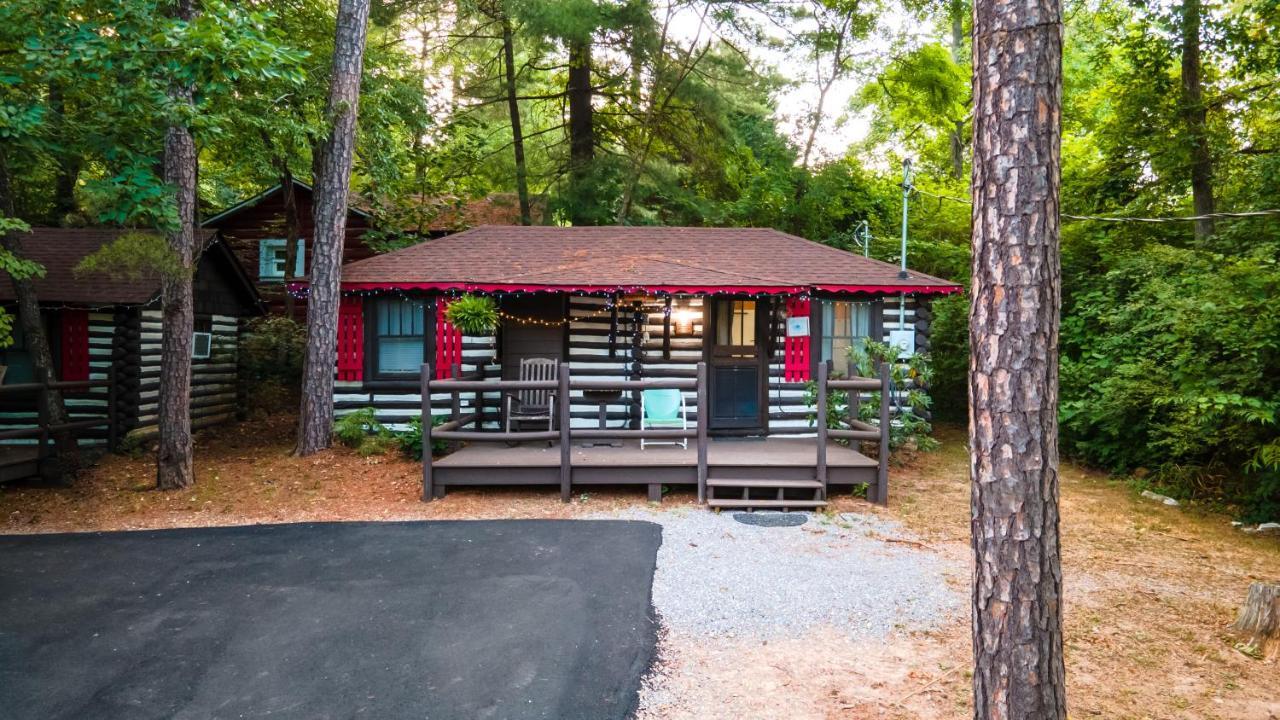 Log Cabin Motor Court Эшвилл Экстерьер фото