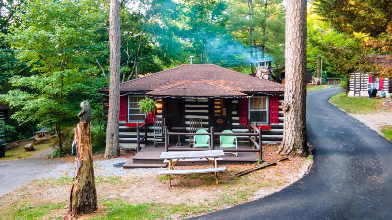 Log Cabin Motor Court Эшвилл Экстерьер фото