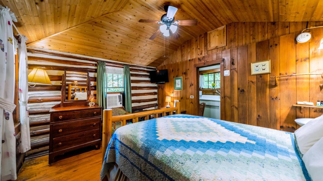 Log Cabin Motor Court Эшвилл Экстерьер фото