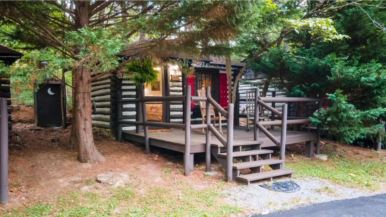 Log Cabin Motor Court Эшвилл Экстерьер фото