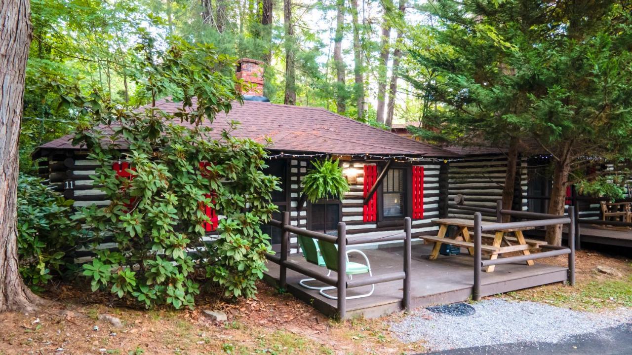 Log Cabin Motor Court Эшвилл Экстерьер фото