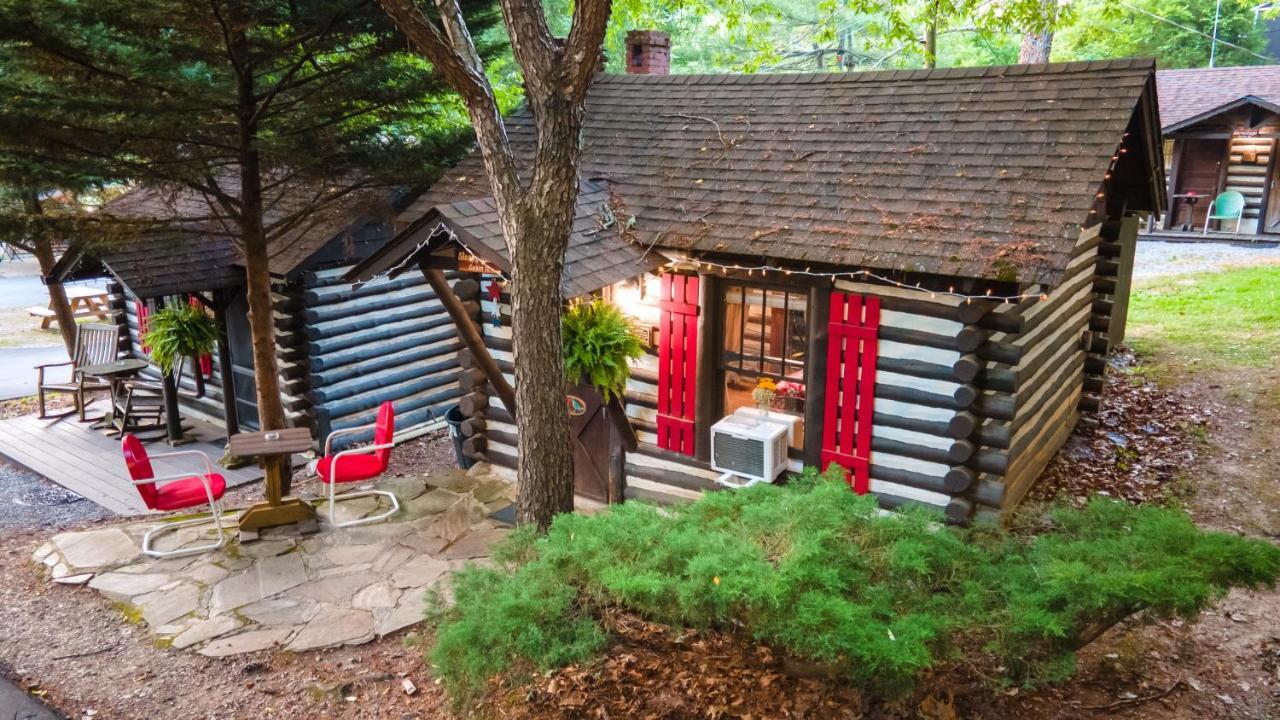 Log Cabin Motor Court Эшвилл Экстерьер фото