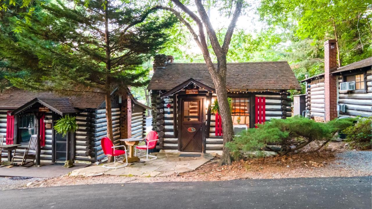Log Cabin Motor Court Эшвилл Экстерьер фото