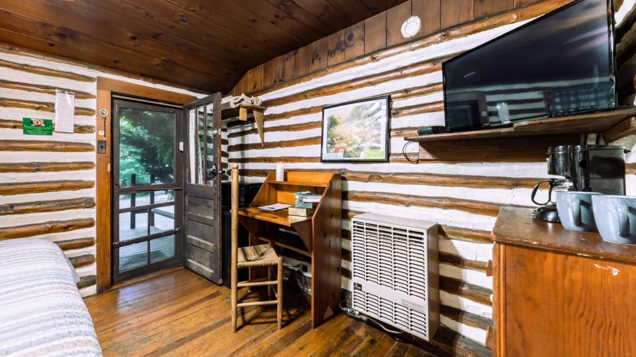 Log Cabin Motor Court Эшвилл Экстерьер фото