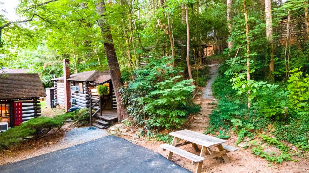 Log Cabin Motor Court Эшвилл Экстерьер фото