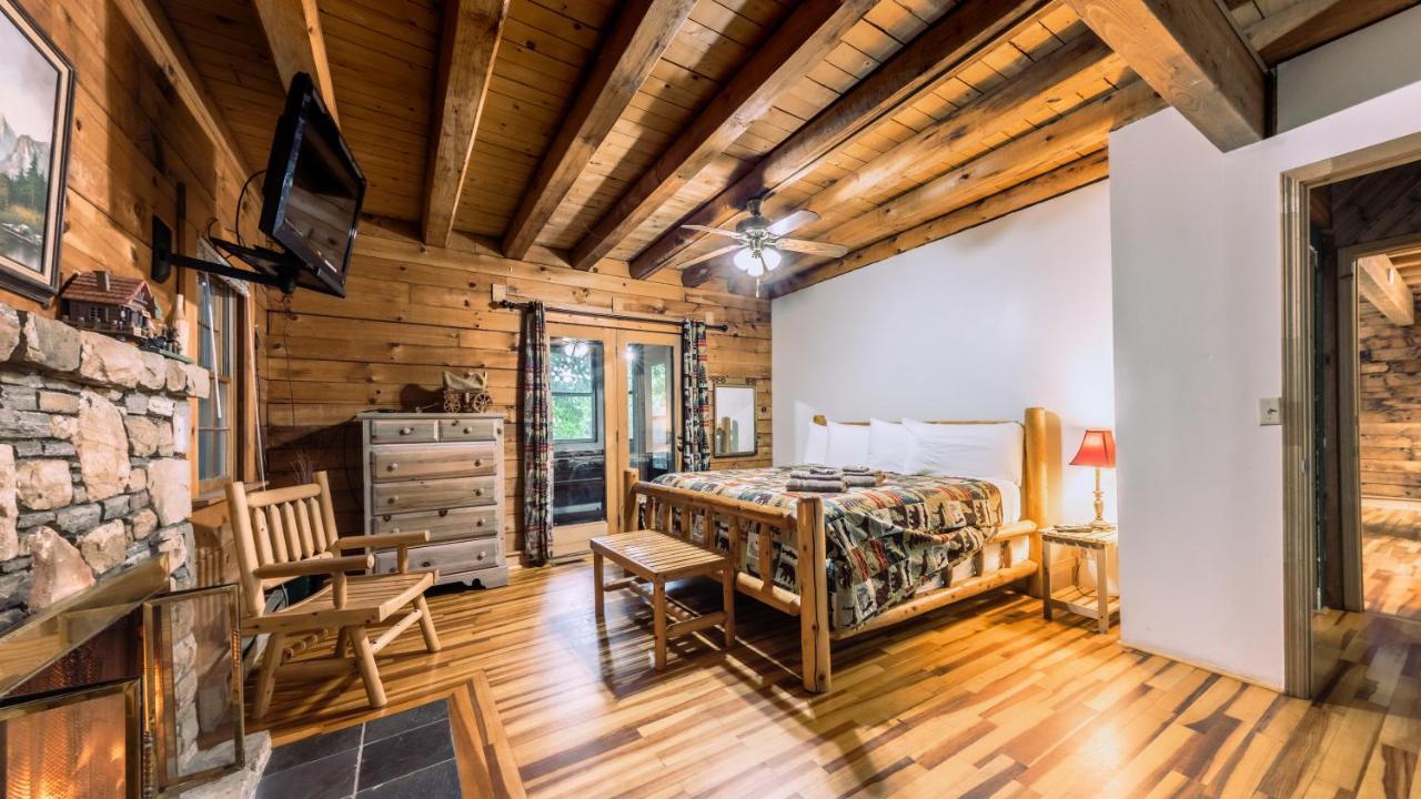 Log Cabin Motor Court Эшвилл Экстерьер фото