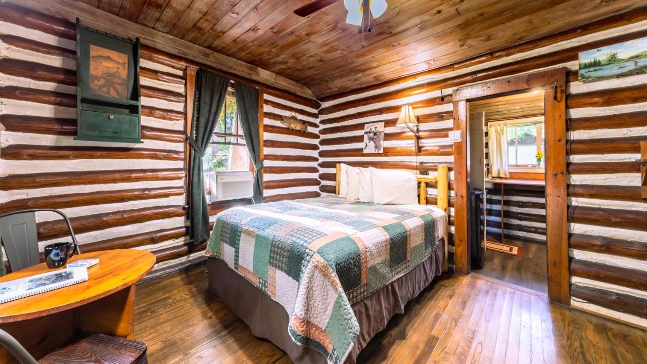 Log Cabin Motor Court Эшвилл Экстерьер фото