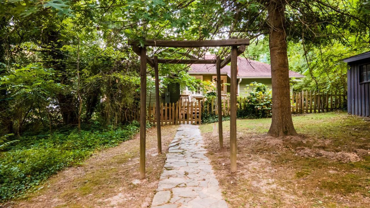 Log Cabin Motor Court Эшвилл Экстерьер фото