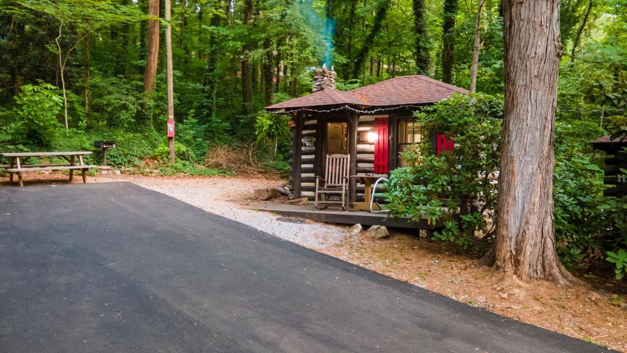 Log Cabin Motor Court Эшвилл Экстерьер фото